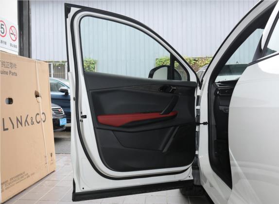 领克06 2020款 1.5T MHEV Pro 车厢座椅   前门板