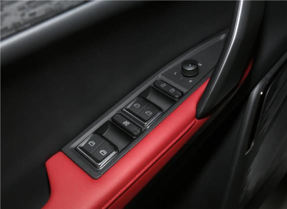 领克06 2020款 1.5T MHEV Pro 车厢座椅   门窗控制