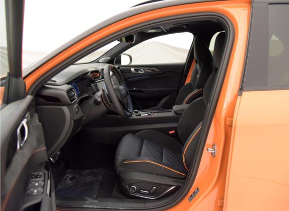 领克02 Hatchback 2021款 2.0TD Halo 车厢座椅   前排空间