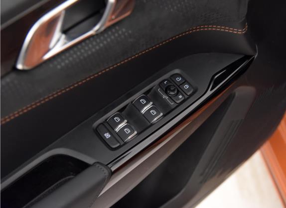 领克02 Hatchback 2021款 2.0TD Halo 车厢座椅   门窗控制