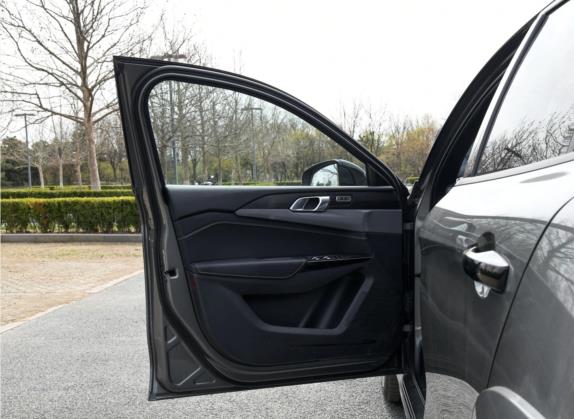 领克02 Hatchback 2022款 2.0TD Pro 车厢座椅   前门板