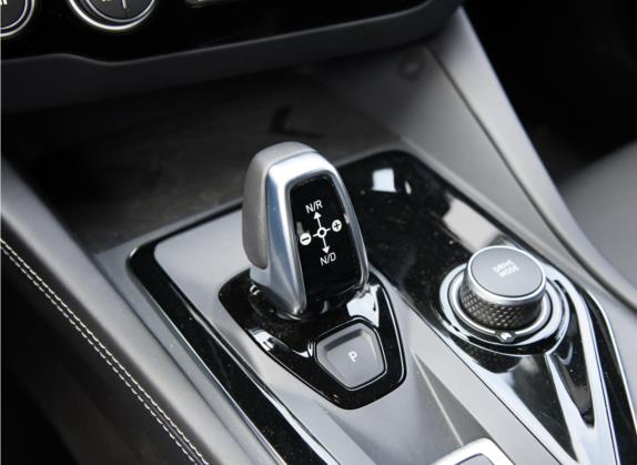 领克02 Hatchback 2022款 2.0TD Pro 中控类   挡把