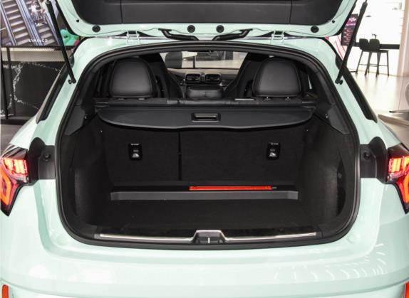 领克02 Hatchback 2022款 2.0TD 夏季限定版 车厢座椅   后备厢