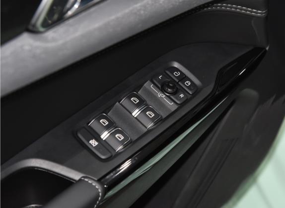 领克02 Hatchback 2022款 2.0TD 夏季限定版 车厢座椅   门窗控制