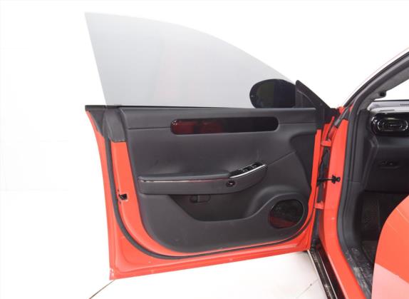 零跑C01 2022款 四驱双电机性能版 车厢座椅   前门板