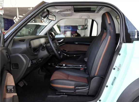 LITE 2019款 R300 引力版 车厢座椅   前排空间