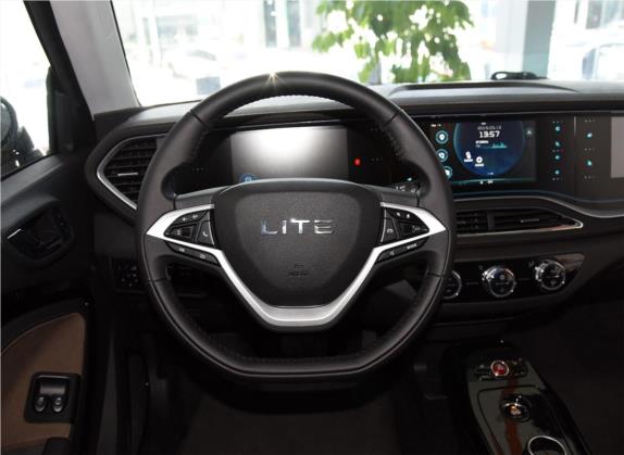 LITE 2019款 R300 魔力版 中控类   驾驶位