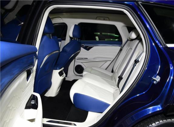 岚图FREE 2021款 四驱纯电首发纪念版专属豪华套装 车厢座椅   后排空间