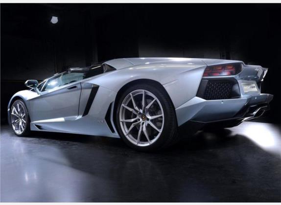 Aventador 2013款 LP 700-4 Roadster 外观   斜后