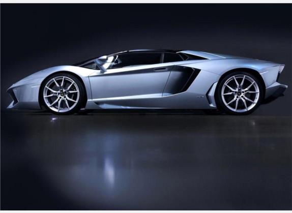 Aventador 2013款 LP 700-4 Roadster 外观   正侧