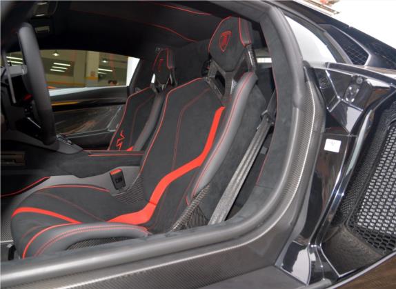 Aventador 2015款 LP 750-4 Superveloce 车厢座椅   前排空间