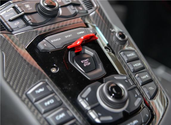 Aventador 2015款 LP 750-4 Superveloce 中控类   挡把