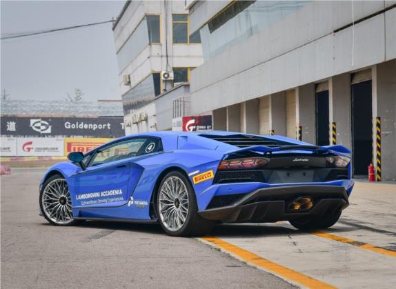 Aventador 2017款 Aventador S 外观   斜后