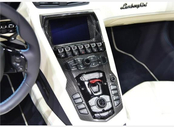 Aventador 2018款 Aventador S Roadster 中控类   中控台