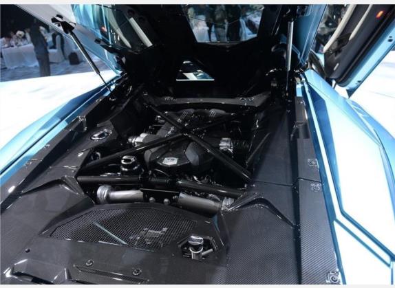 Aventador 2018款 Aventador S Roadster 其他细节类   发动机舱