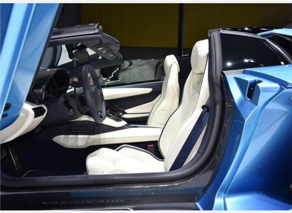 Aventador 2018款 Aventador S Roadster 车厢座椅   前排空间