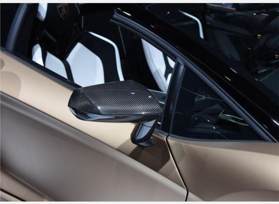 Aventador 2019款 Aventador SVJ Roadster 外观细节类   外后视镜