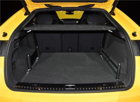 Urus 2018款 4.0T V8 车厢座椅   后备厢