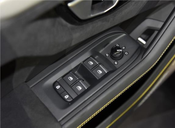 Urus 2018款 4.0T V8 车厢座椅   门窗控制
