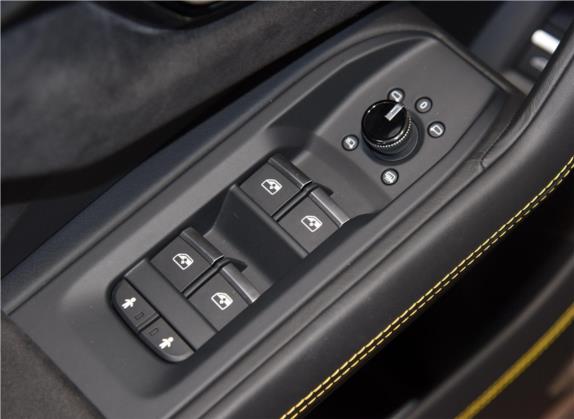 Urus 2021款 4.0T V8 车厢座椅   门窗控制