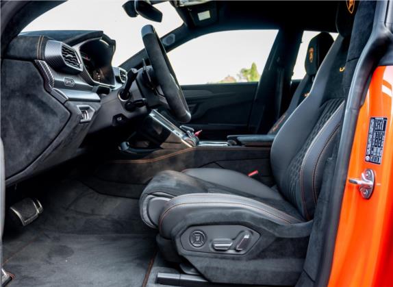 Urus 2022款 4.0T V8 Performante 车厢座椅   前排空间