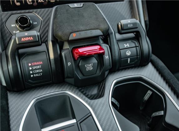 Urus 2022款 4.0T V8 Performante 中控类   挡把