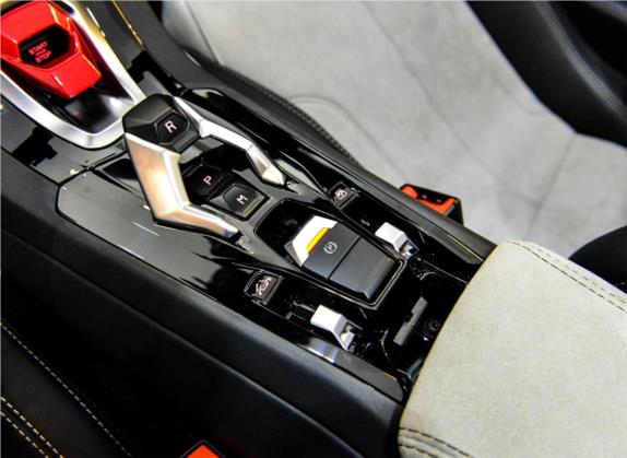 Huracán 2016款 Huracán Spyder 中控类   挡把