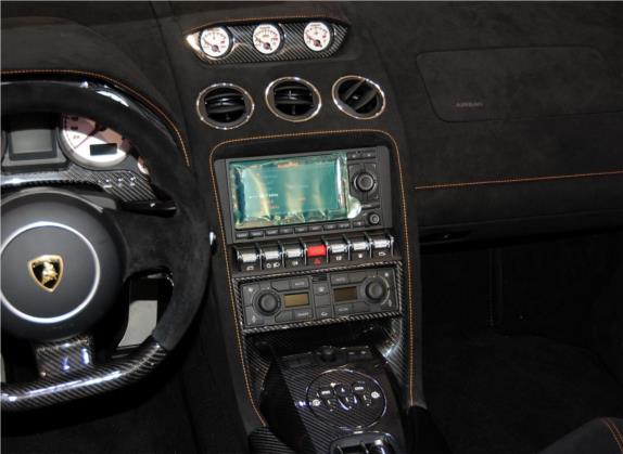 Gallardo 2011款 LP 570-4 Spyder Performante 中控类   中控台