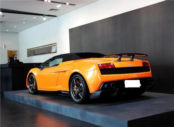 Gallardo 2011款 LP 570-4 Spyder Performante 外观   斜后