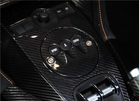 Gallardo 2011款 LP 570-4 Spyder Performante 中控类   挡把