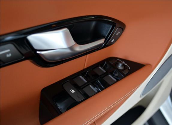 揽胜极光 2015款 2.0T 五门致享版 车厢座椅   门窗控制