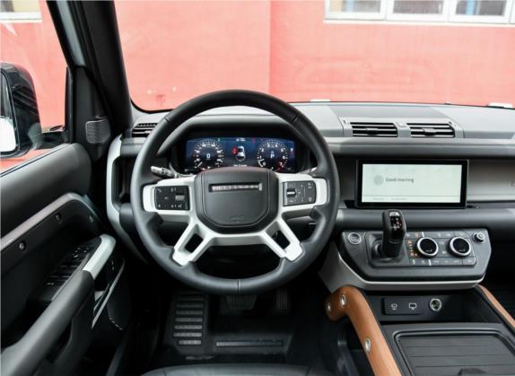 路虎卫士 2020款 110 P400 首发哑银特别套件版 中控类   驾驶位