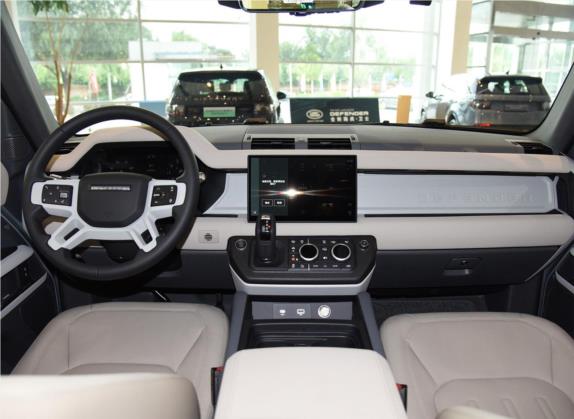 路虎卫士 2022款 90 3.0T P400 XS 中控类   中控全图