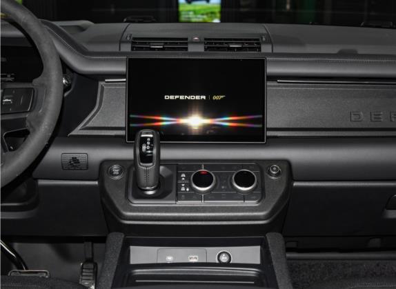 路虎卫士 2022款 110 V8 007典藏版 中控类   中控台