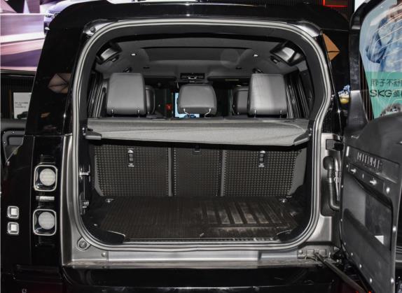 路虎卫士 2022款 110 V8 007典藏版 车厢座椅   后备厢