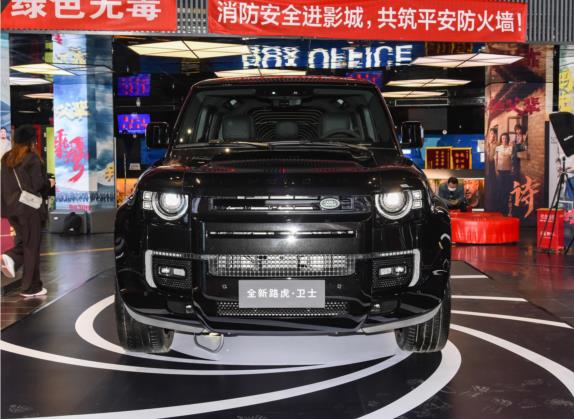 路虎卫士 2022款 110 V8 007典藏版 外观   正前