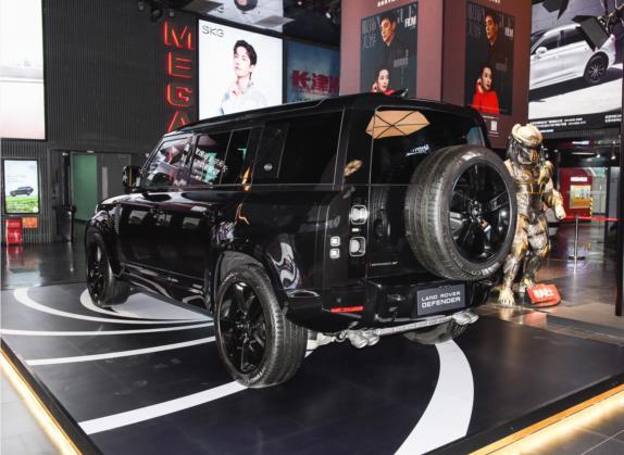 路虎卫士 2022款 110 V8 007典藏版 外观   斜后