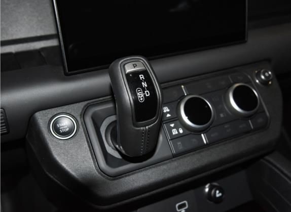 路虎卫士 2022款 110 V8 007典藏版 中控类   挡把
