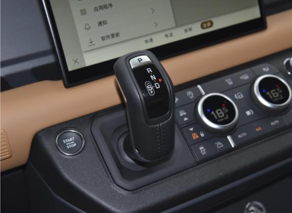 路虎卫士 2023款 改款 110 3.0T P400 X 中控类   挡把