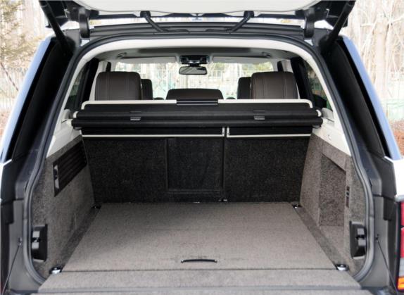 揽胜 2015款 3.0 SC V6 Vogue SE 创世加长版 车厢座椅   后备厢