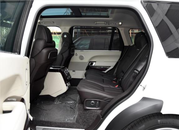 揽胜 2016款 3.0 SC V6 Vogue SE 创世加长版 车厢座椅   后排空间