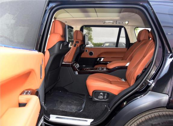 揽胜 2016款 3.0 SC V6 Vogue SE 尊崇创世加长版 车厢座椅   后排空间