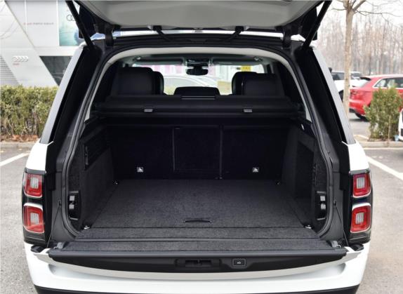 揽胜 2018款 3.0 SC V6 Vogue 传世加长版 车厢座椅   后备厢