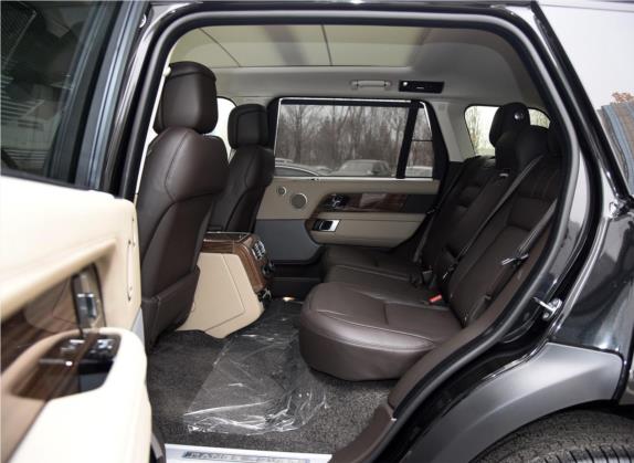 揽胜 2018款 3.0 SC V6 Vogue SE 创世加长版 车厢座椅   后排空间