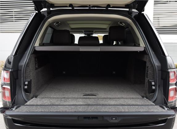 揽胜 2018款 3.0 SC V6 Vogue SE 创世加长版 车厢座椅   后备厢