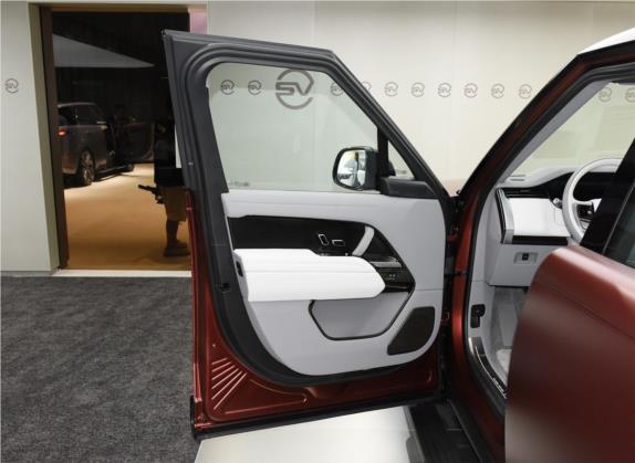 揽胜 2023款 4.4 V8 SV尊荣创世版 车厢座椅   前门板