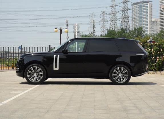 揽胜 2023款 3.0 L6 400PS 盛世加长版 外观   正侧