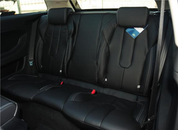 揽胜极光(进口) 2012款 2.0T 3门耀动版 车厢座椅   后排空间