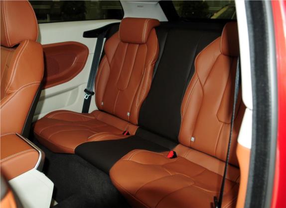 揽胜极光(进口) 2013款 2.0T 3门耀致版 车厢座椅   后排空间