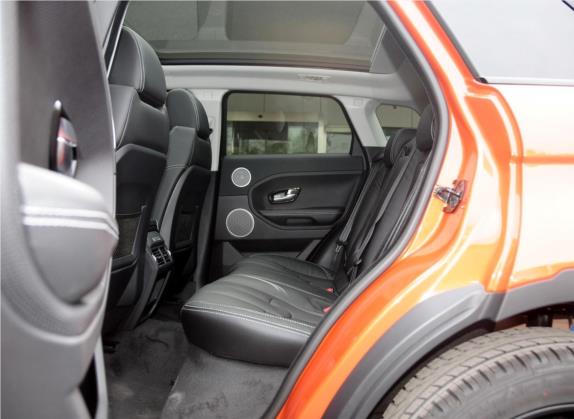 揽胜极光(进口) 2015款 2.0T 倾橙限量版 车厢座椅   后排空间